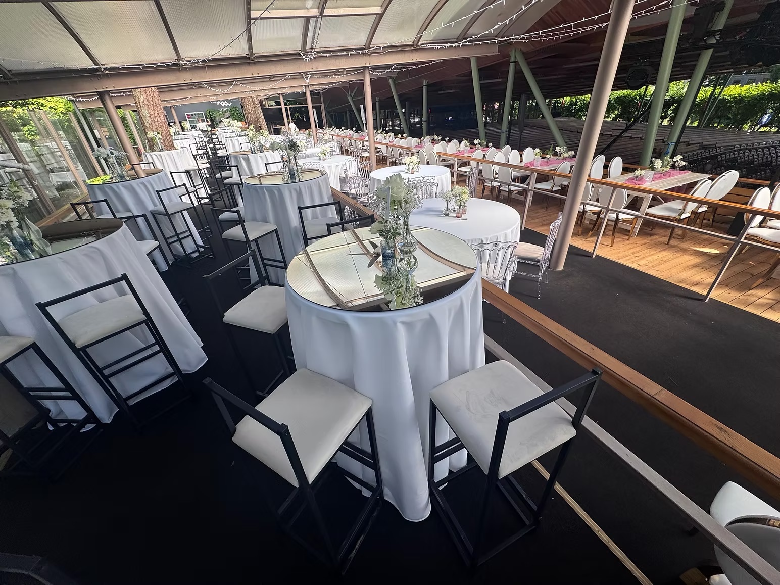 Bar stool black & white