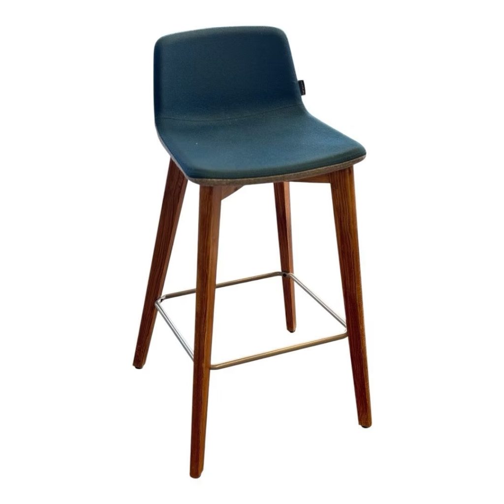 Lounge area bar chair