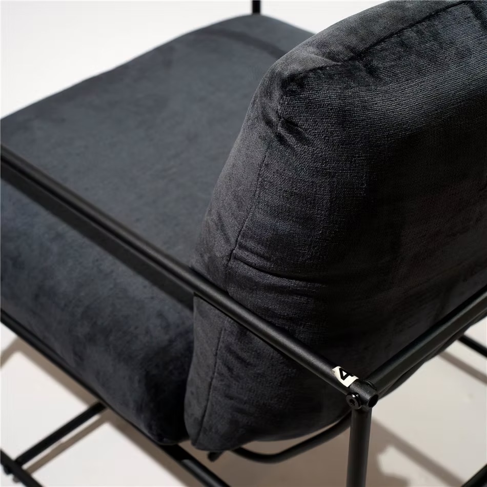 Lounge area chair black
