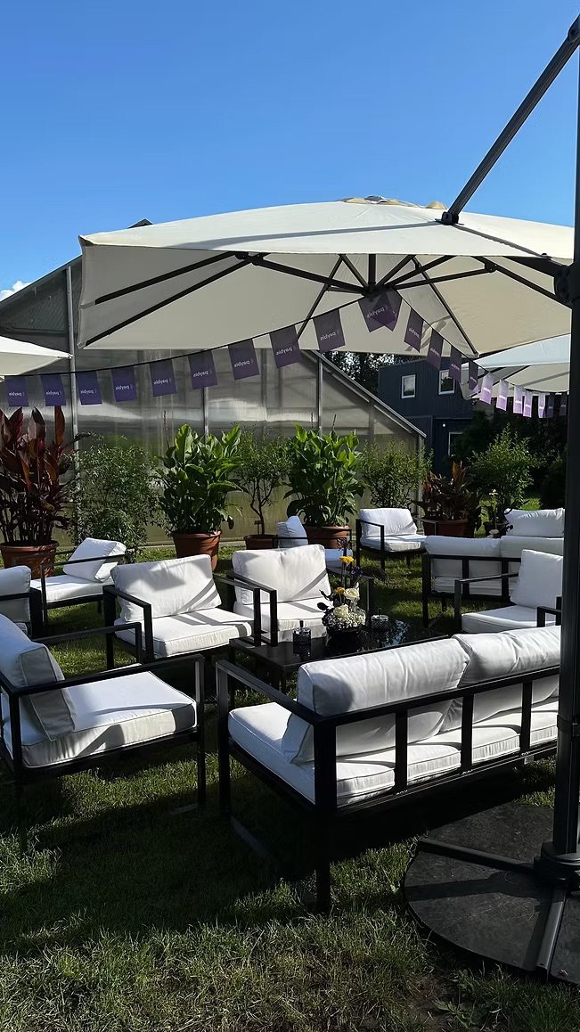 Lounge area (set) black & white