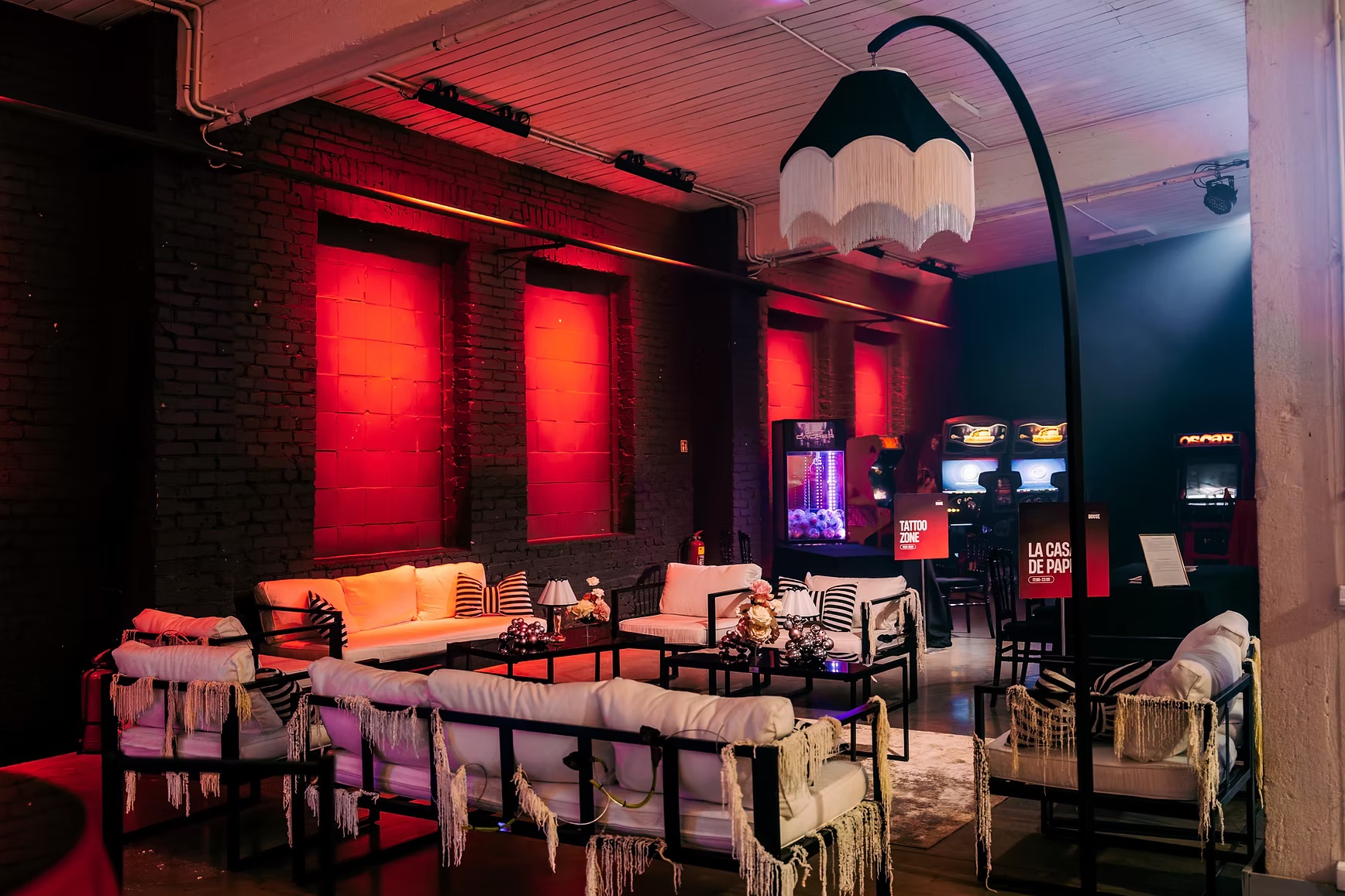 Lounge area (set) black & white