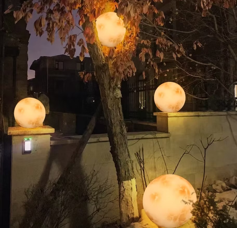 LED Moon figures