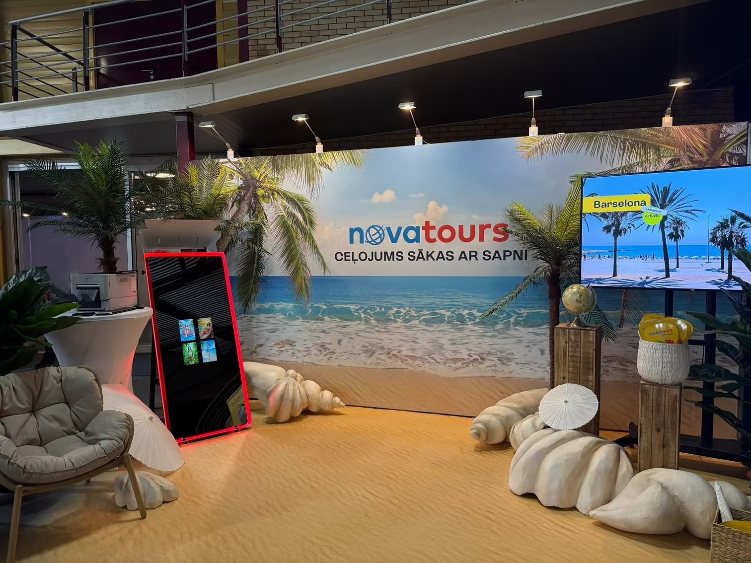 Artificial coconut tree