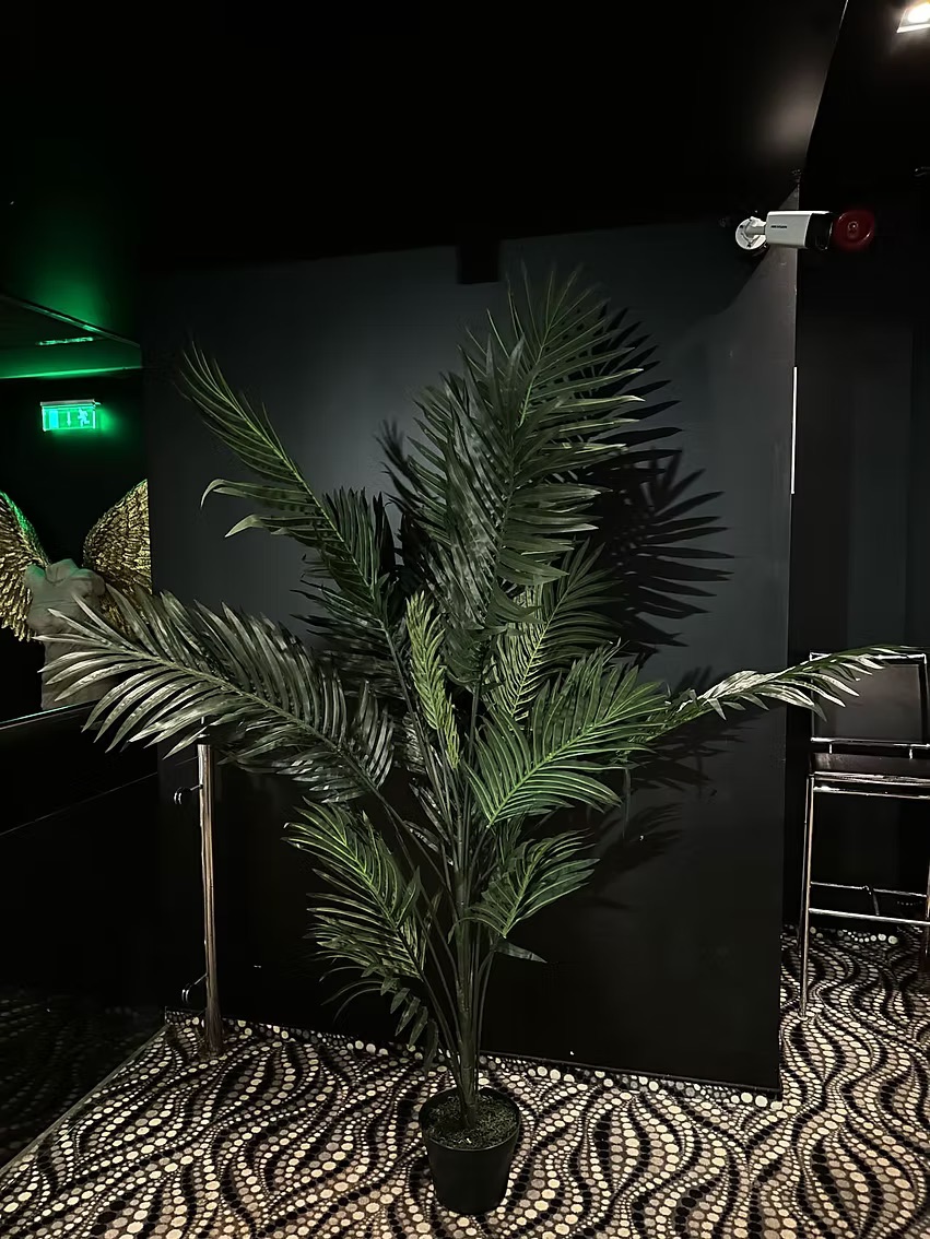 Artificial palm tree