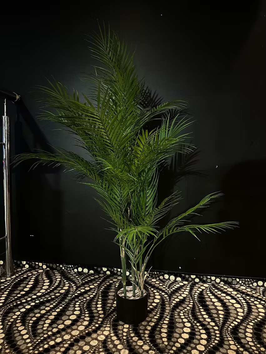 Artificial palm tree