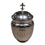Metal jar with lid
