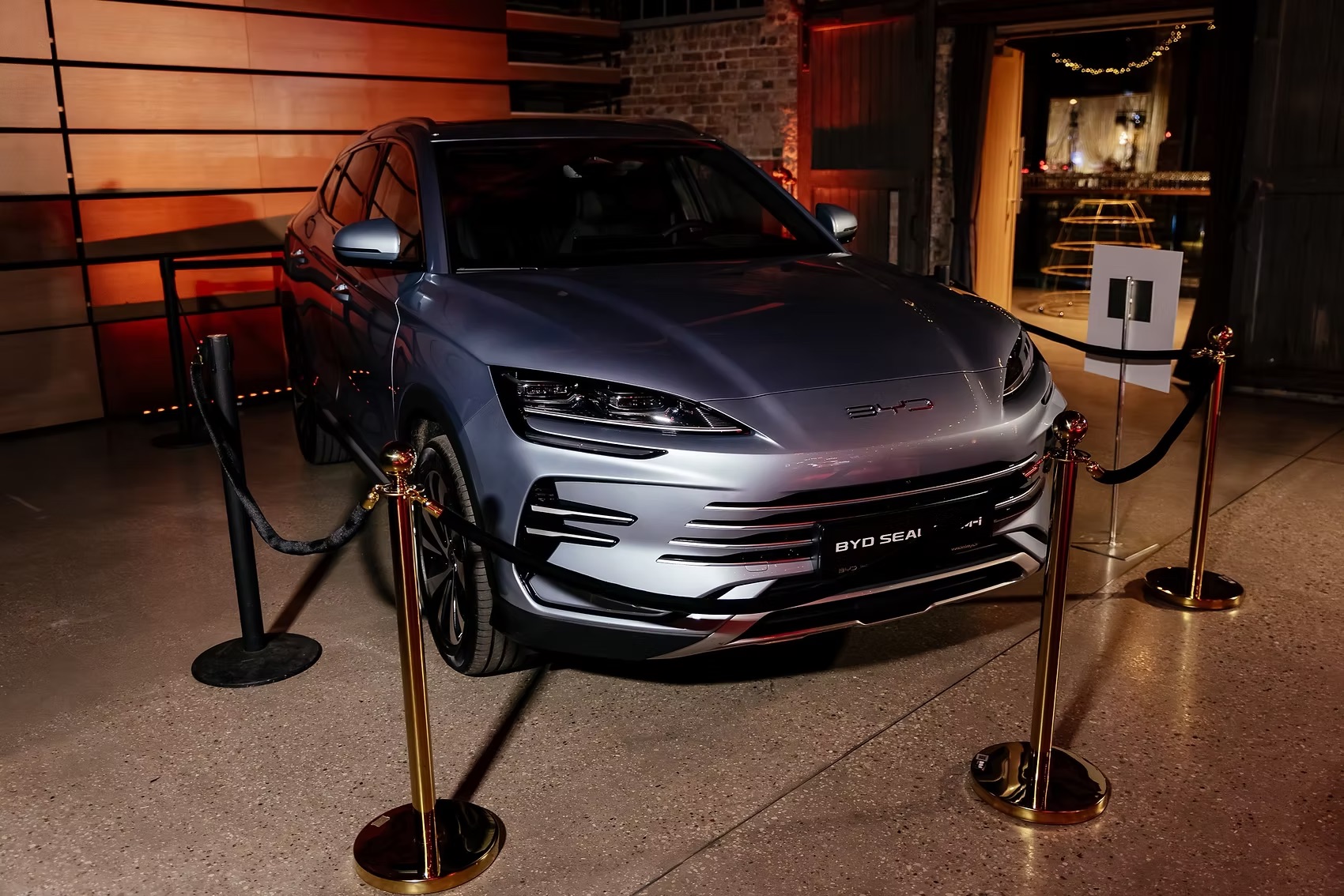 Rose gold barrier with black ribbon