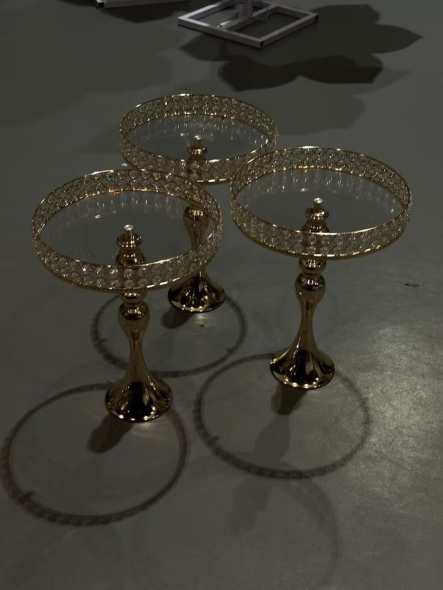 Gold dessert stand one-tier