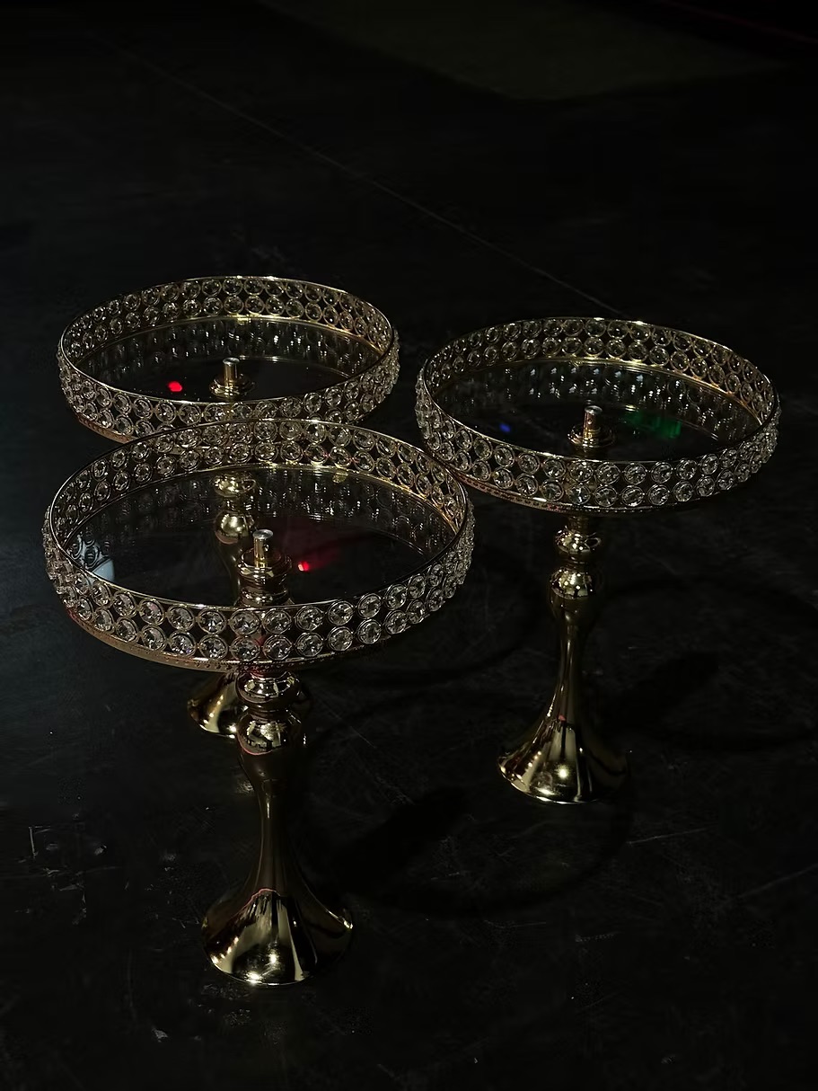 Gold dessert stand one-tier