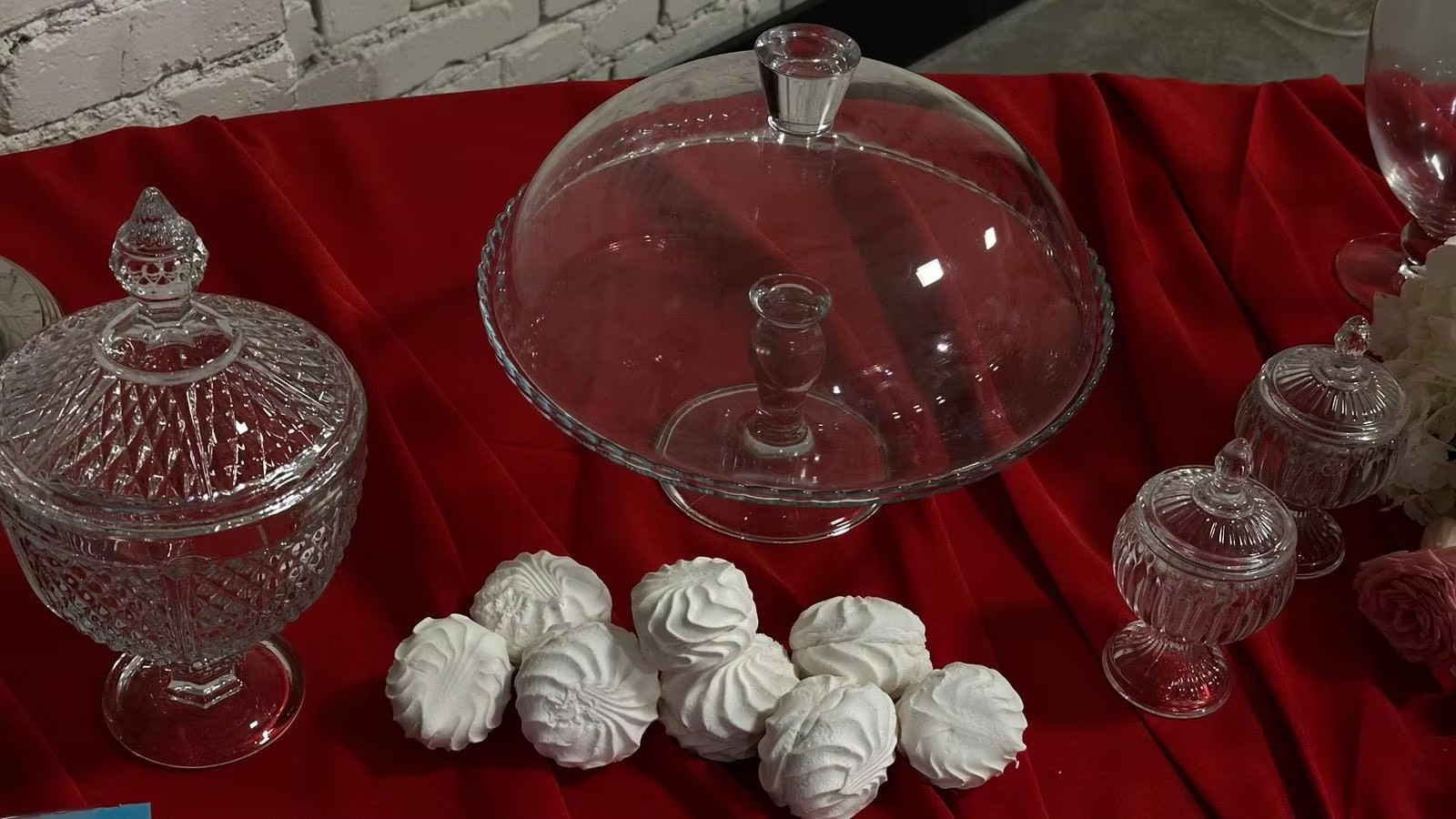 Candy container with lid