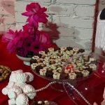 Dish on a leg with a lid